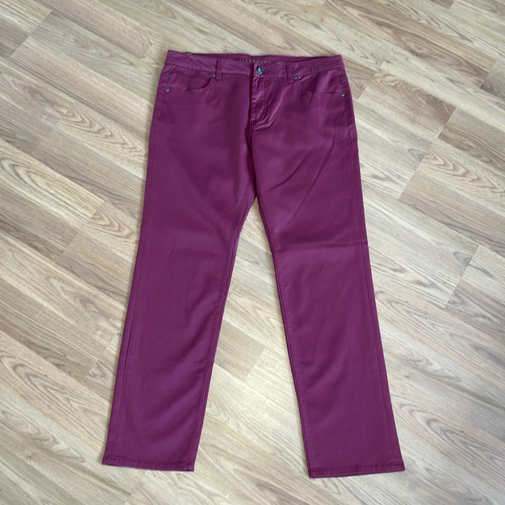 NWT Liverpool Sadie Straight Burgundy Jean. SZ 16